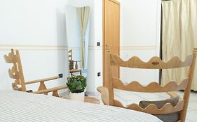 Neapolitan Style Apartrment